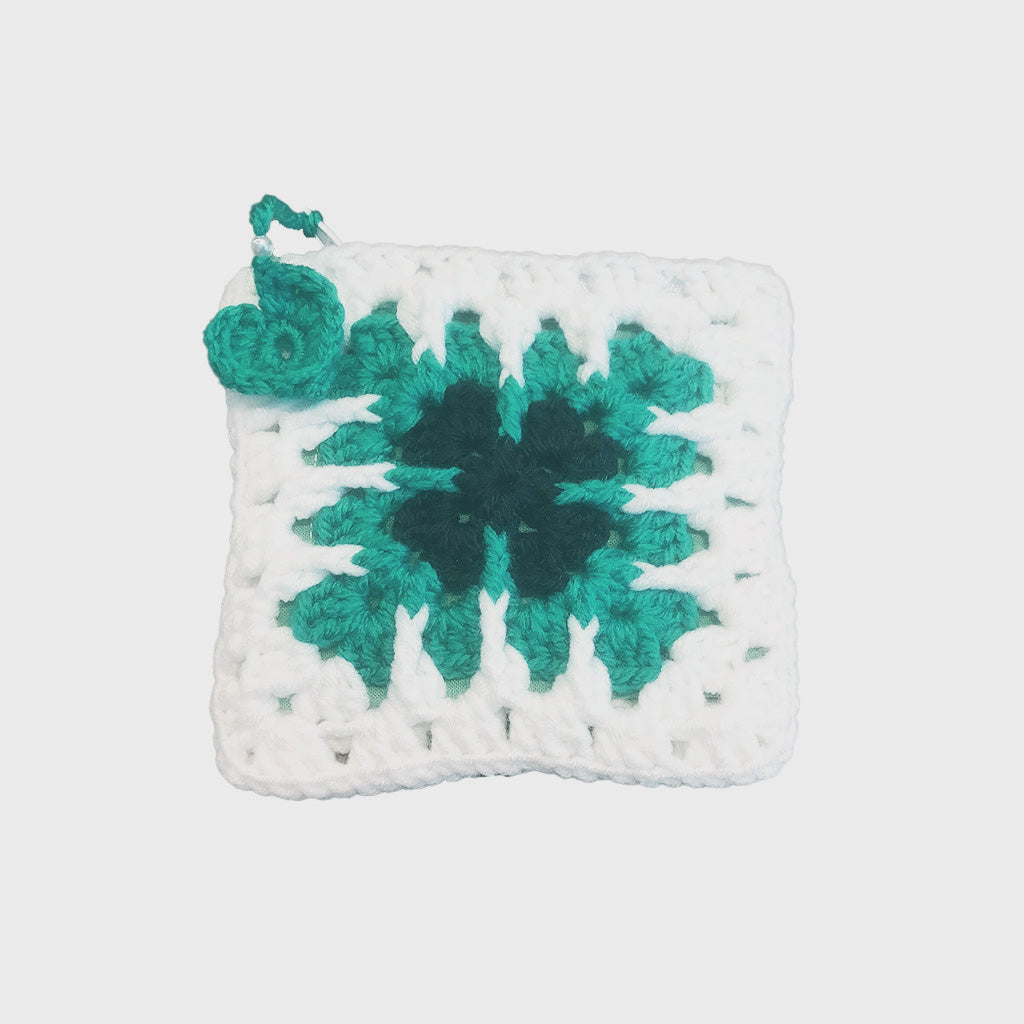 Trousse au crochet verte petit format