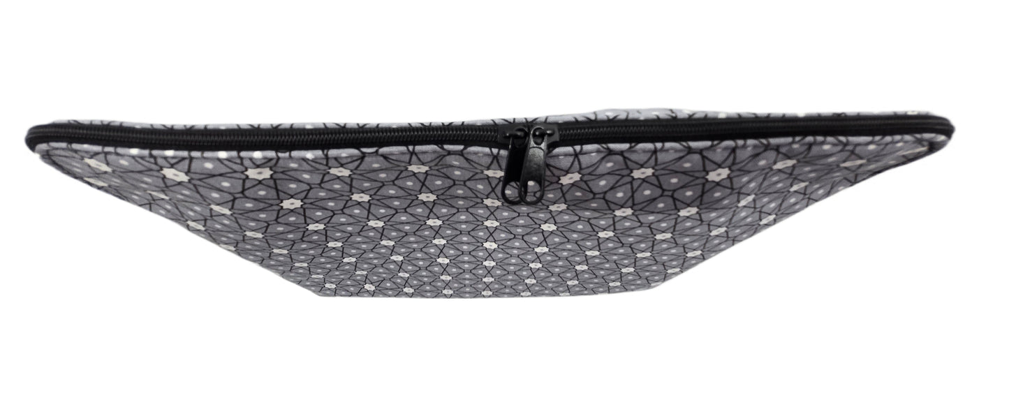 Maxi-trousse "Fleurs géométriques" grise