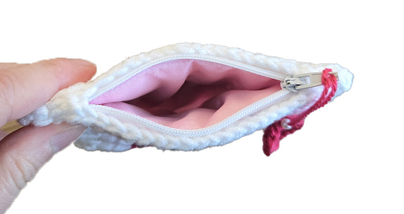 Trousse au crochet rose petit format