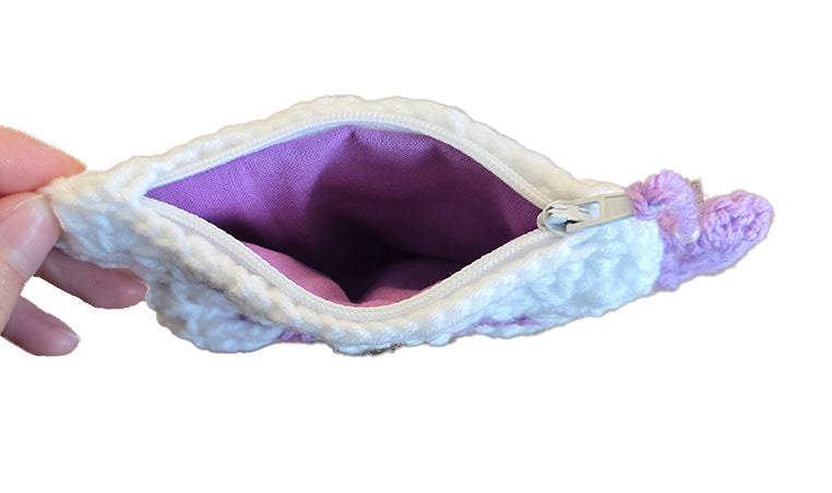 Trousse au crochet violette petit format