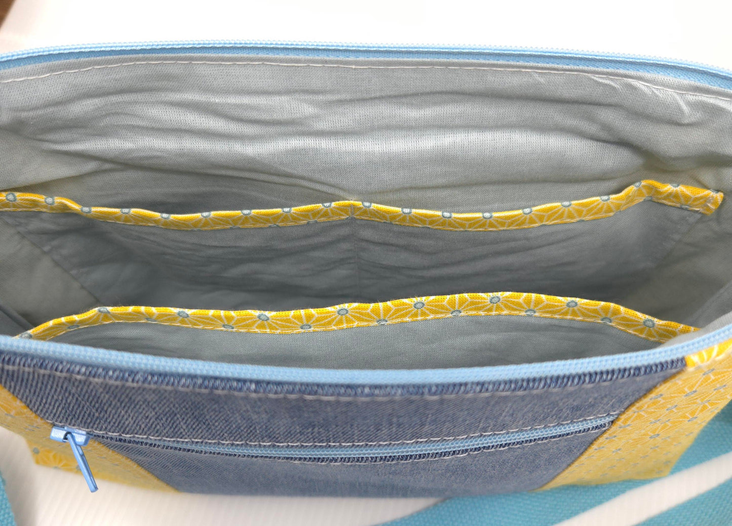 Sac à main artisanal jeans et motifs jaunes et bleus