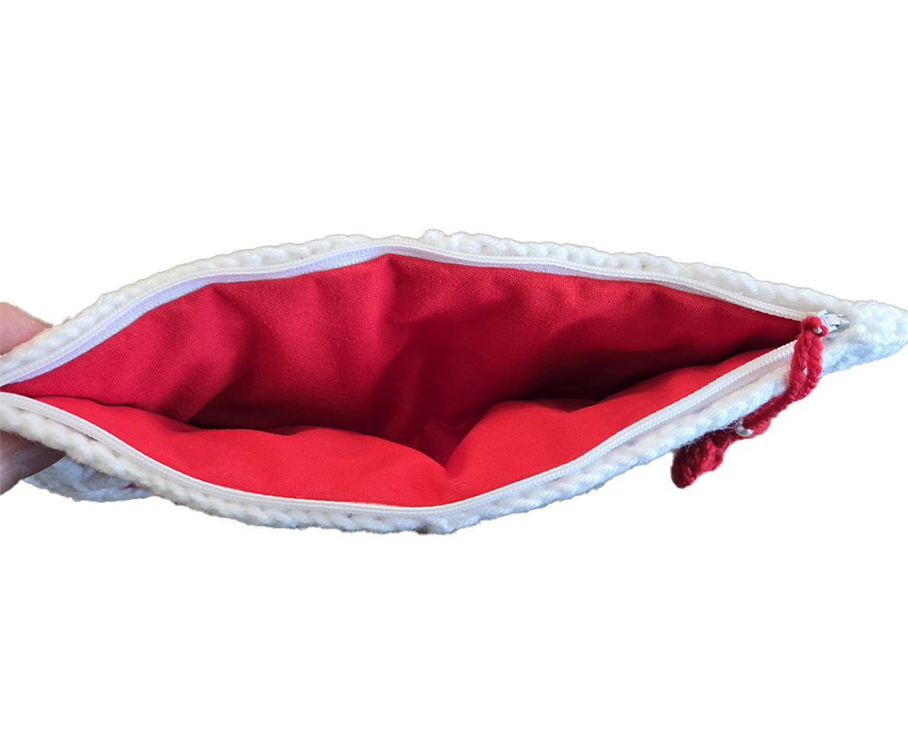 Trousse au crochet rouge grand format