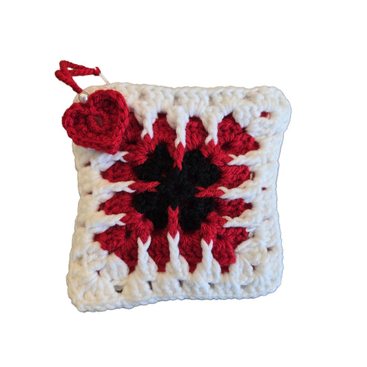 Trousse au crochet rouge petit format