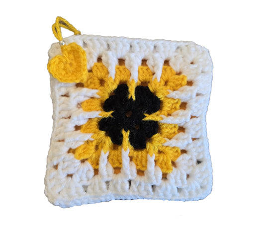 Trousse au crochet jaune petit format