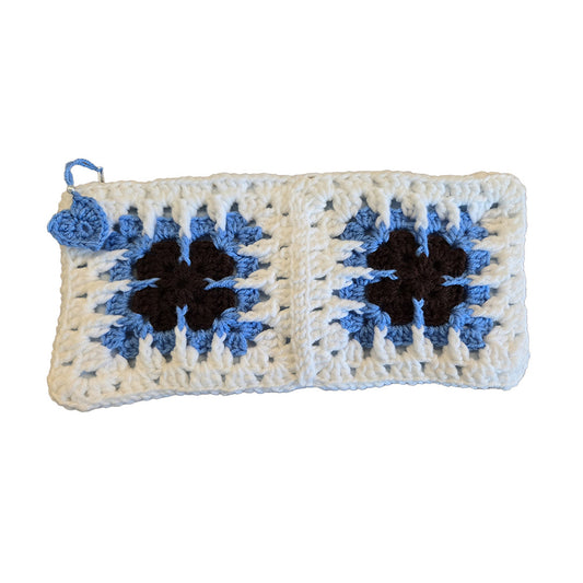 Trousse au crochet bleue grand format