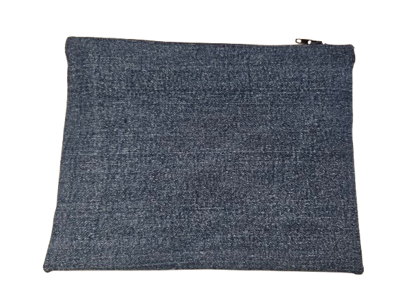 Pochette en jeans avec broderie "Coeurs bleus"