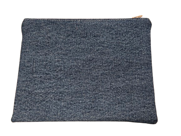 Pochette en jeans avec broderie "Coeurs beiges"