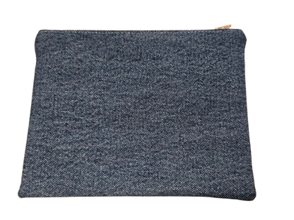 Pochette en jeans avec broderie "Coeurs beiges"
