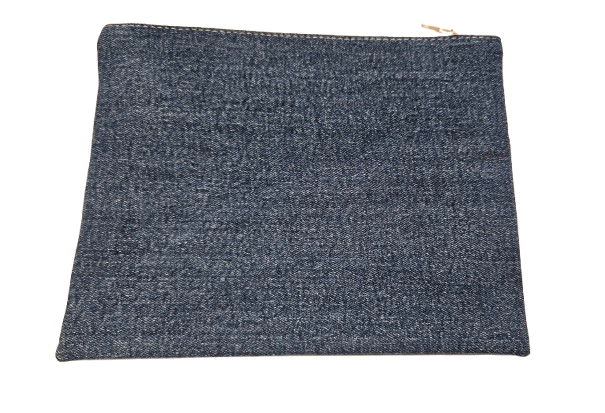 Pochette en jeans avec broderie "Coeurs roses"